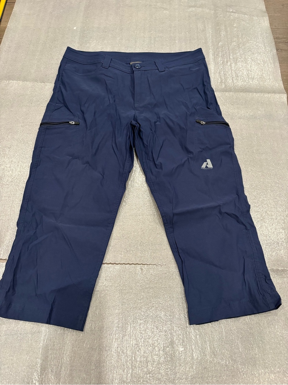 [US10]Eddie Bauer FirstAscent WMN Navy Outdoor Stretch Cargo Capris
